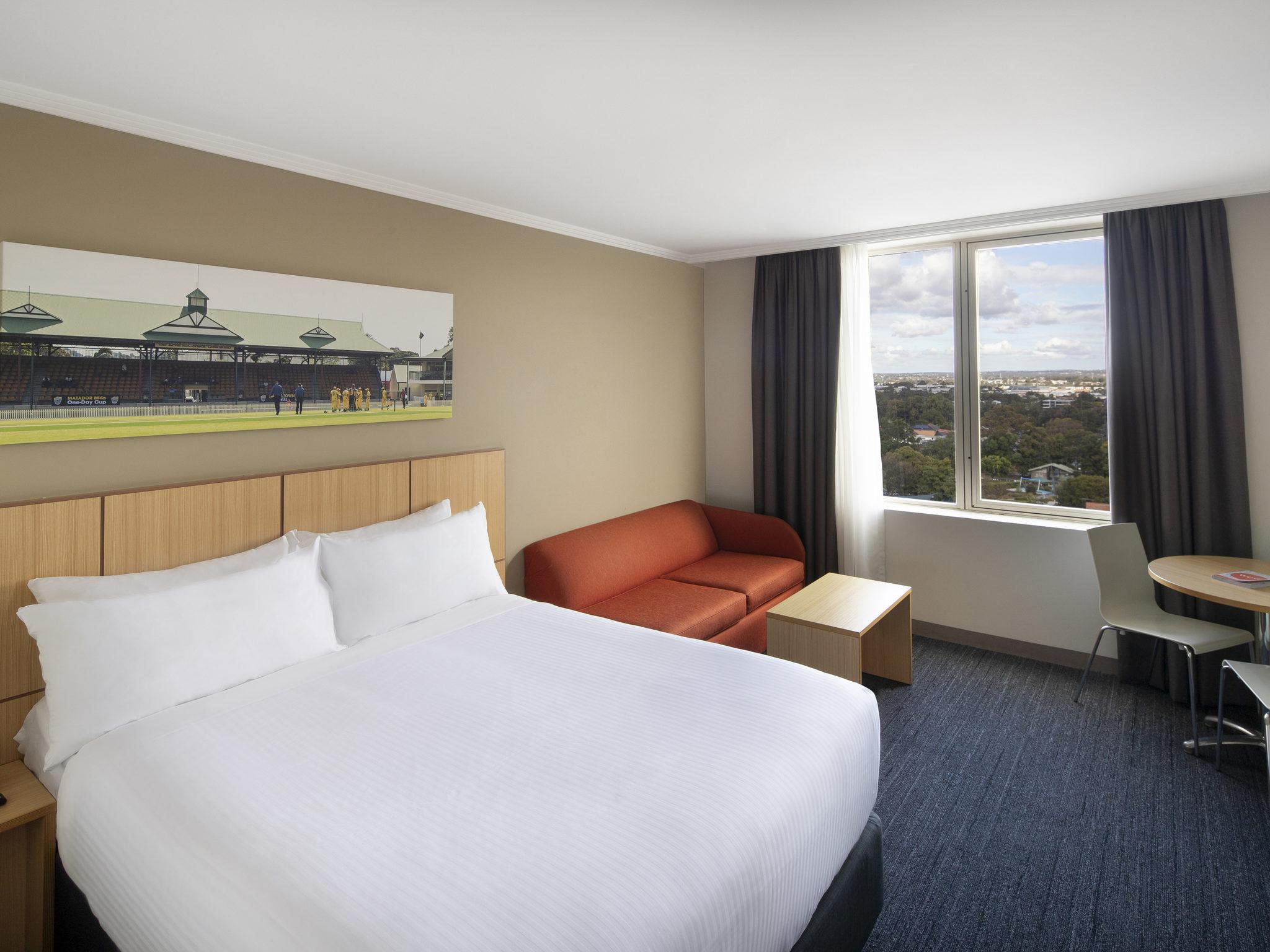 Mercure Sydney Bankstown Exterior foto