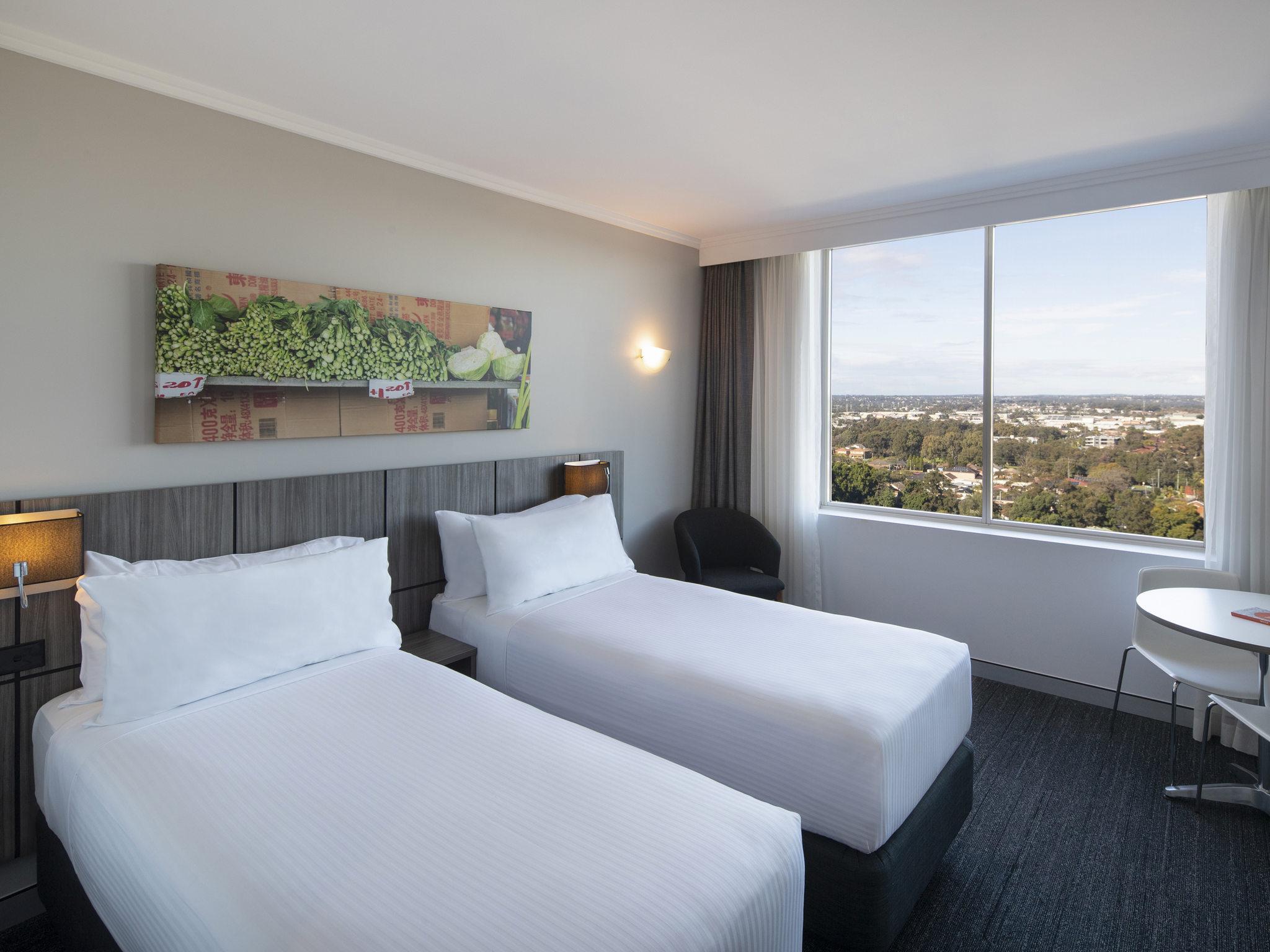 Mercure Sydney Bankstown Exterior foto