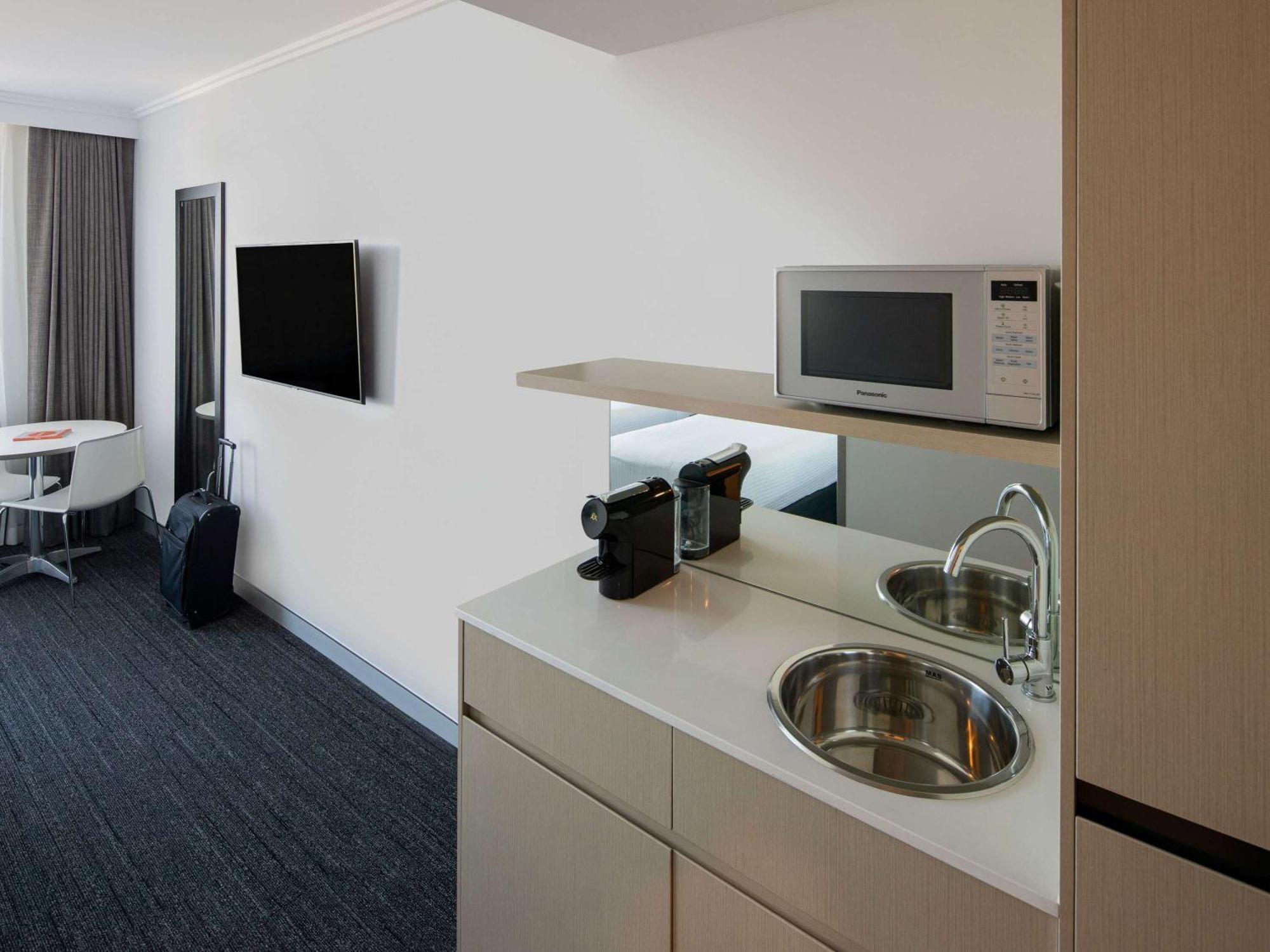 Mercure Sydney Bankstown Exterior foto